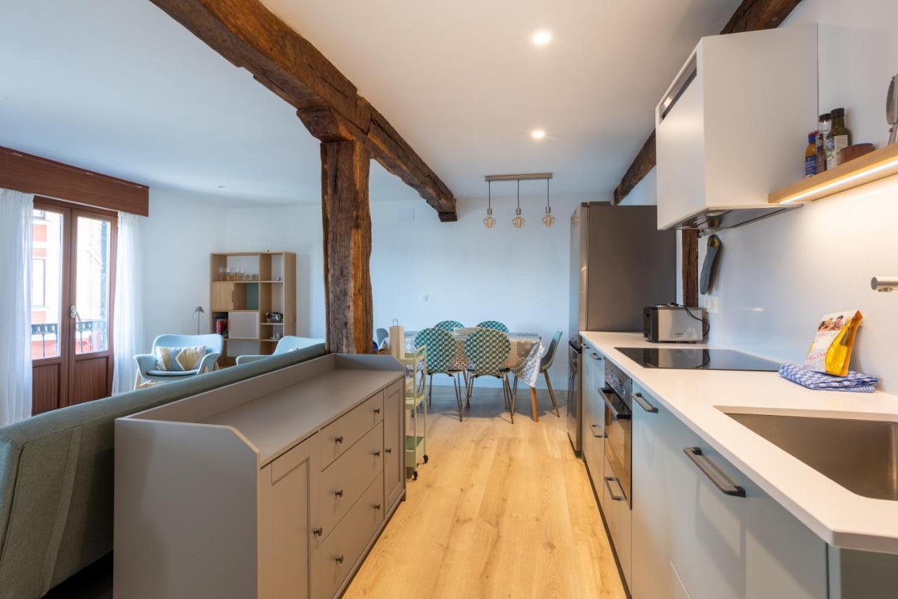 Old Port Apartment *