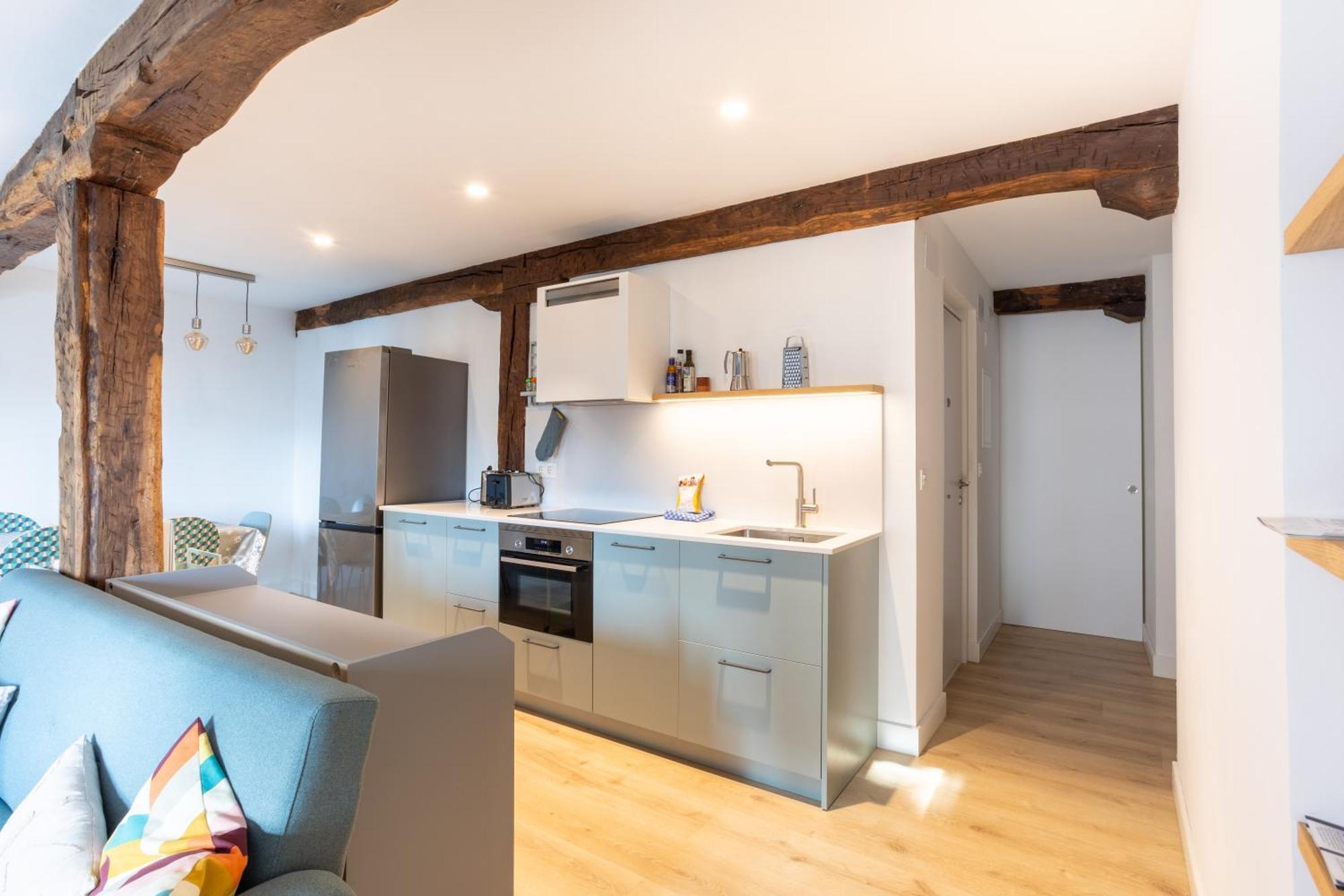 Old Port Apartment *